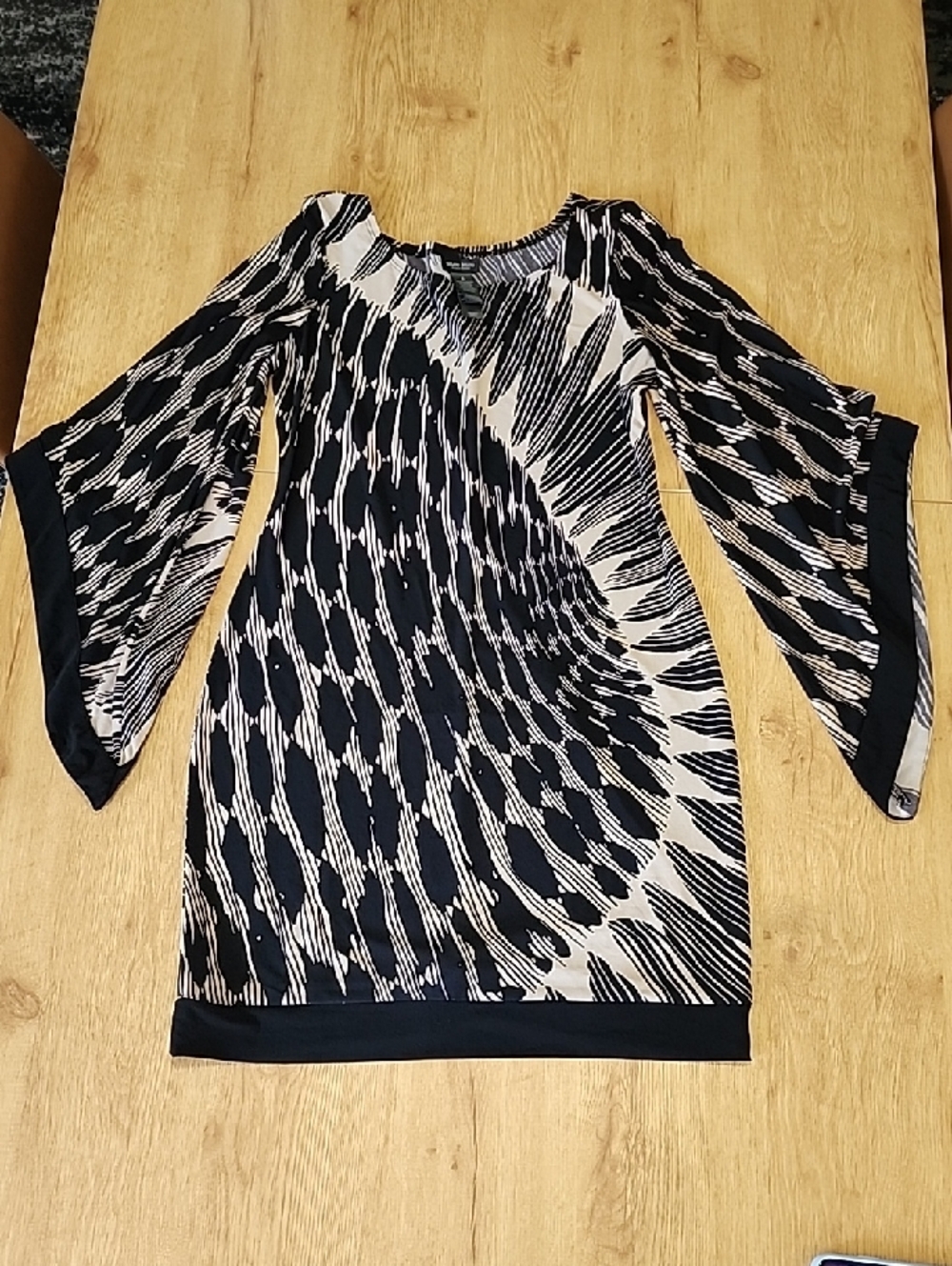 Bisou Bisou Black and Cream Patterned Long-Sleeve Dress